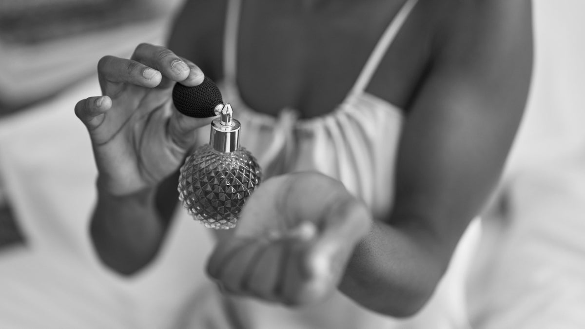 Best Perfume Sampler Sets To Give This Holiday Season Essence