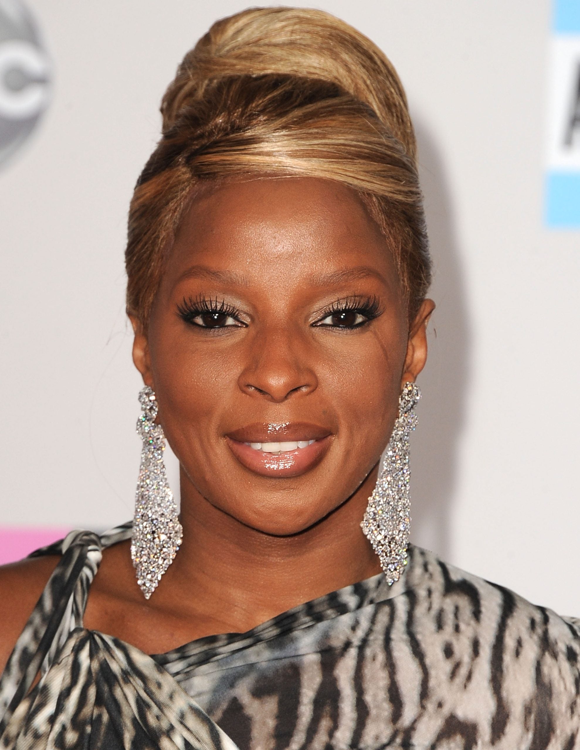 A Look Back At Mary J. Blige’s Most Iconic Beauty Moments