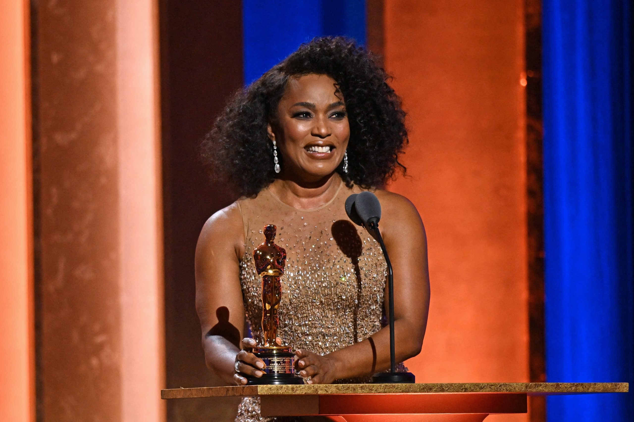 Angela Bassett Receives Honorary Oscar At 14th Annual Governor’s Awards