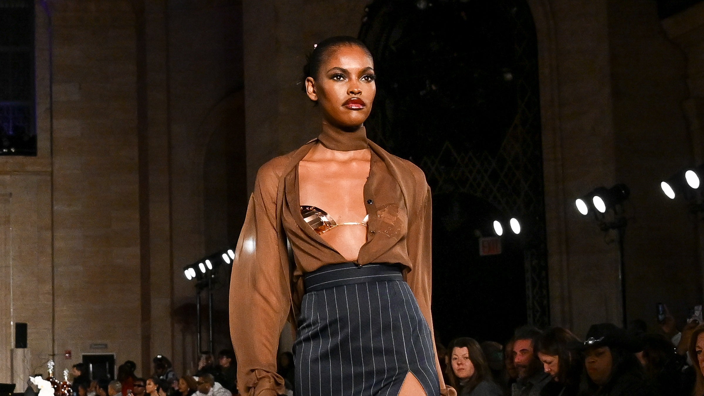 LaQuan Smith’s FW24 Show Gave Modern Boss With Knotted Bun And Siren Makeup