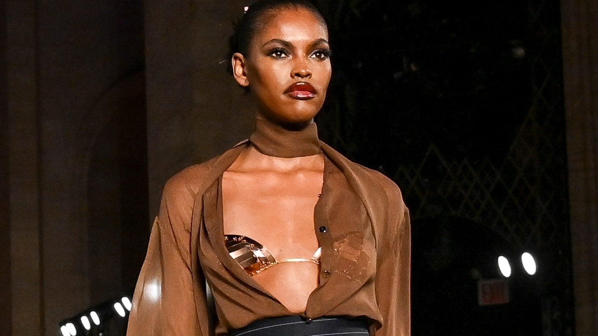 LaQuan Smith’s FW24 Show Gave Modern Boss With Knotted Bun And Siren Makeup