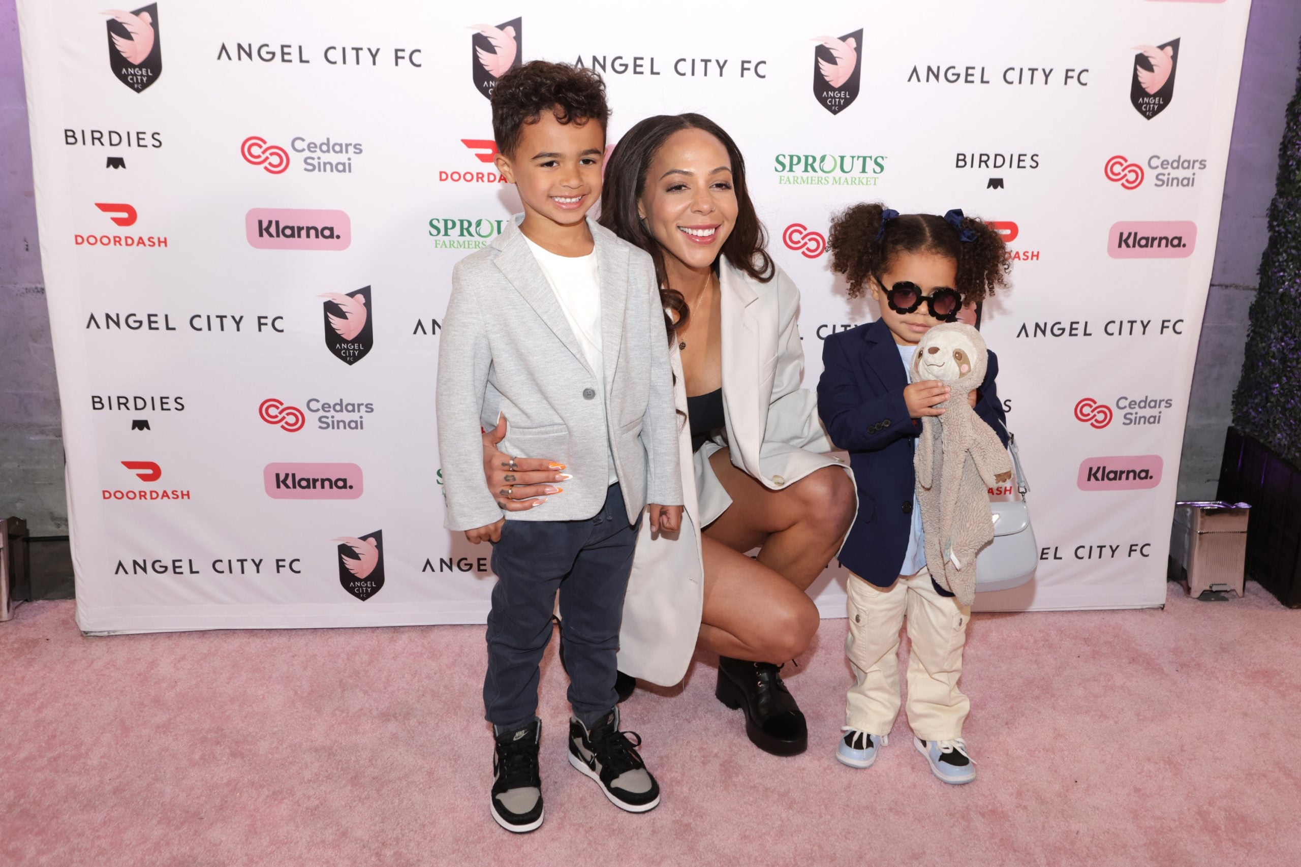 Mamas At Work: Soccer Star Sydney Leroux Travels With Her Kids During The Season And It Keeps Her Motivated