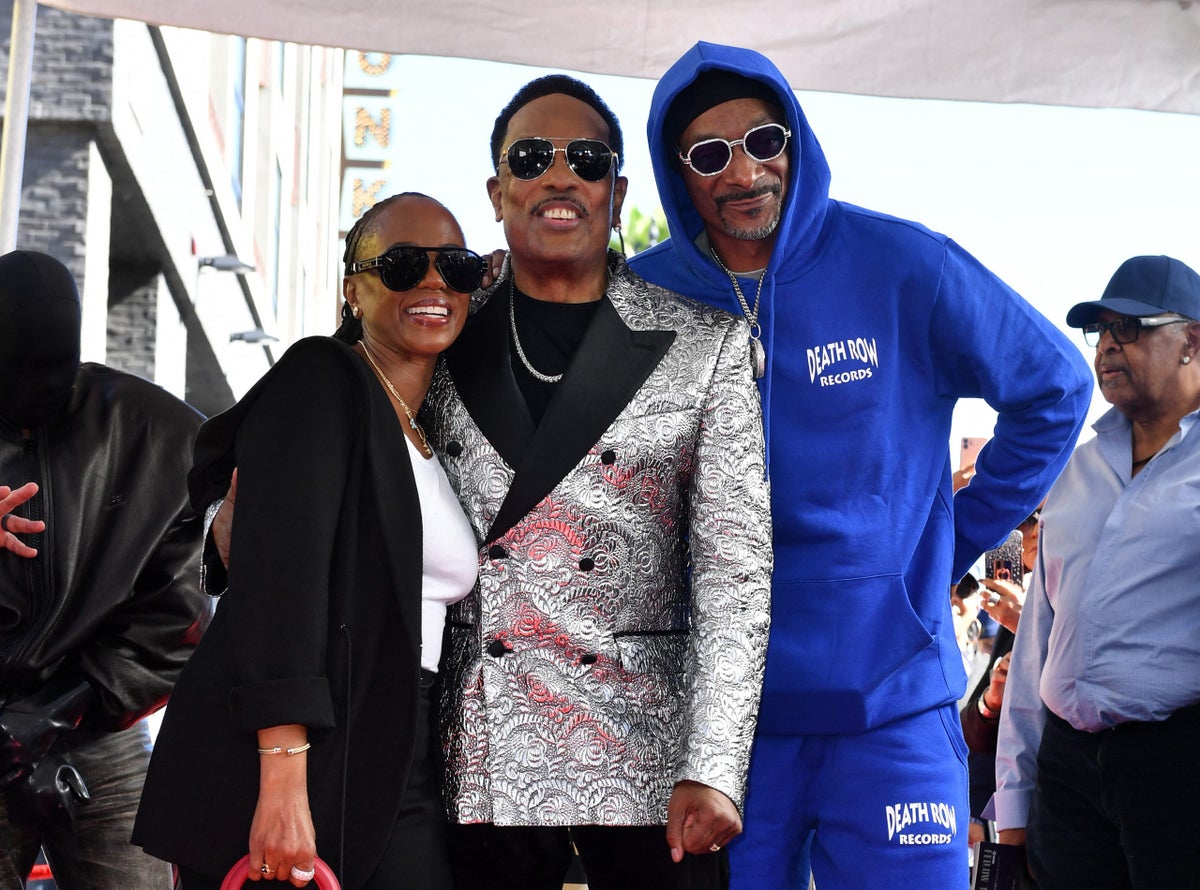 Snoop Dogg Says Charlie Wilson Kept Him From Leaving His Wife #SnoopDogg