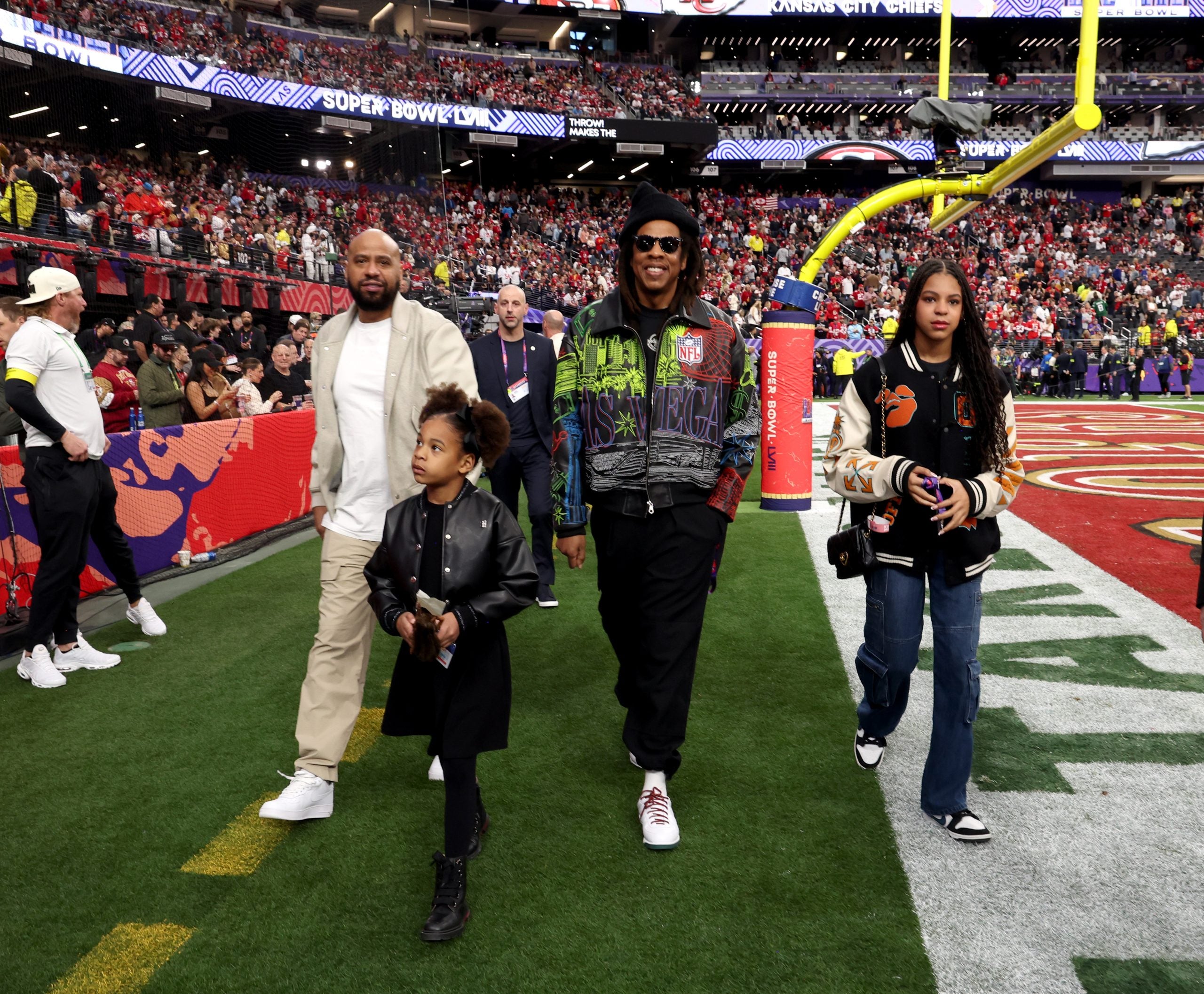 Jay-Z, Blue Ivy, And Rumi Having Daddy-Daughter Night At The Super Bowl Is The Cutest Thing Ever 