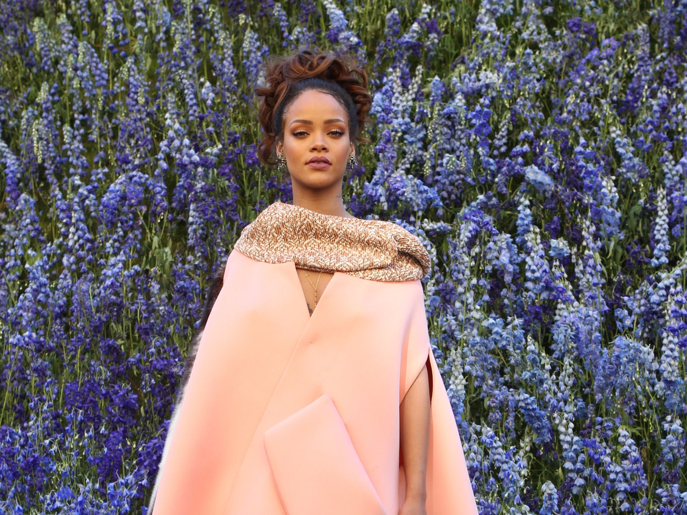  Channeling Nostalgia With This Look: Rihanna
