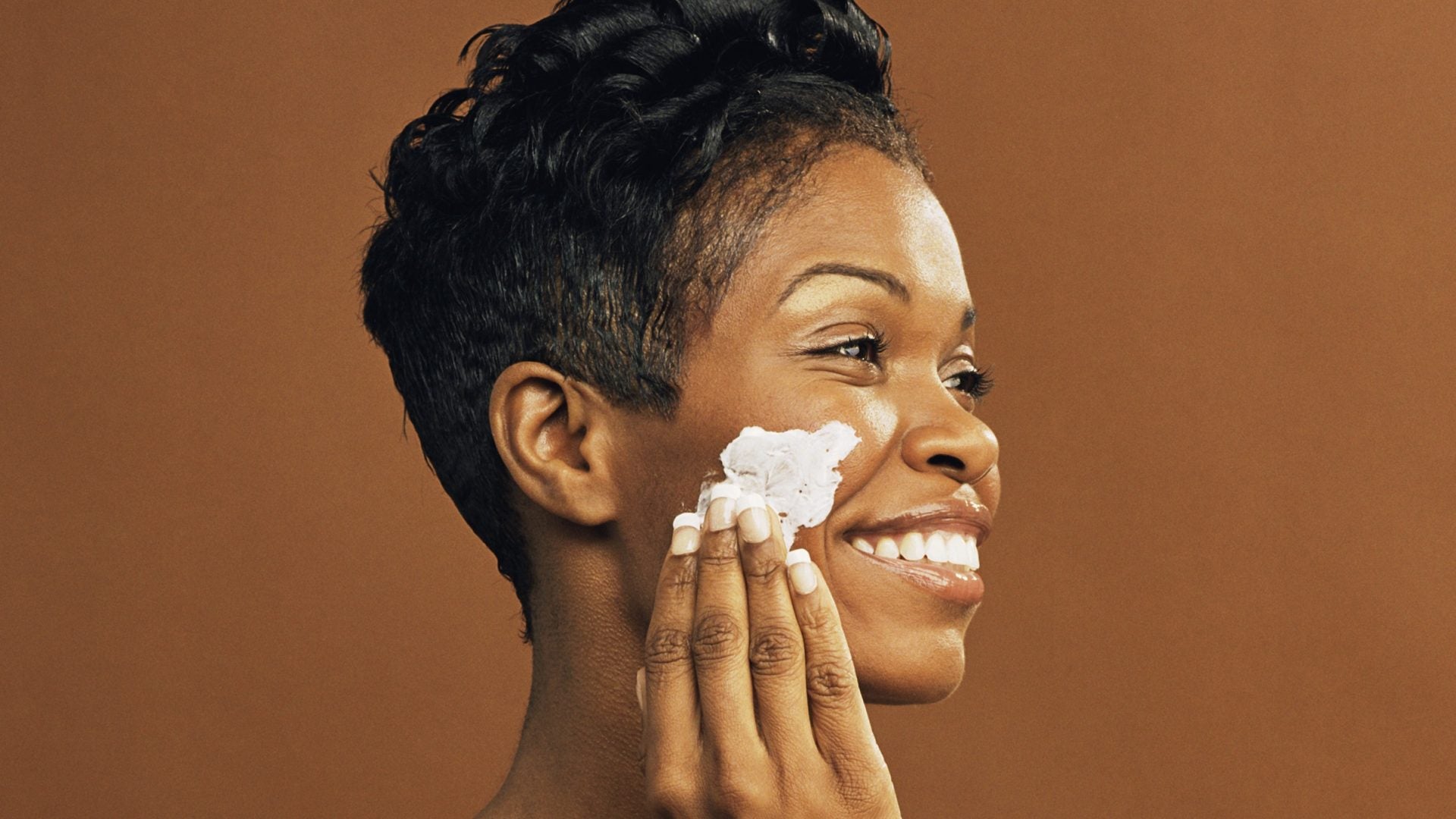 4 Ways To Repair Your Damaged Skin Barrier This Winter