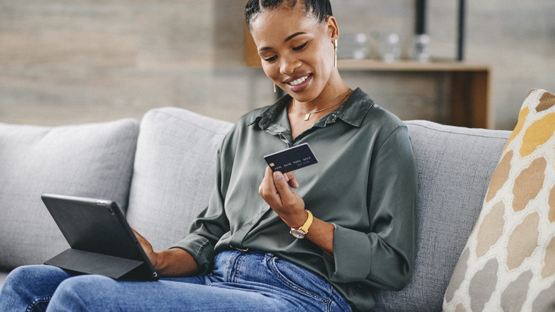 This Is Exactly What You Can Say To Negotiate Credit Card Rates