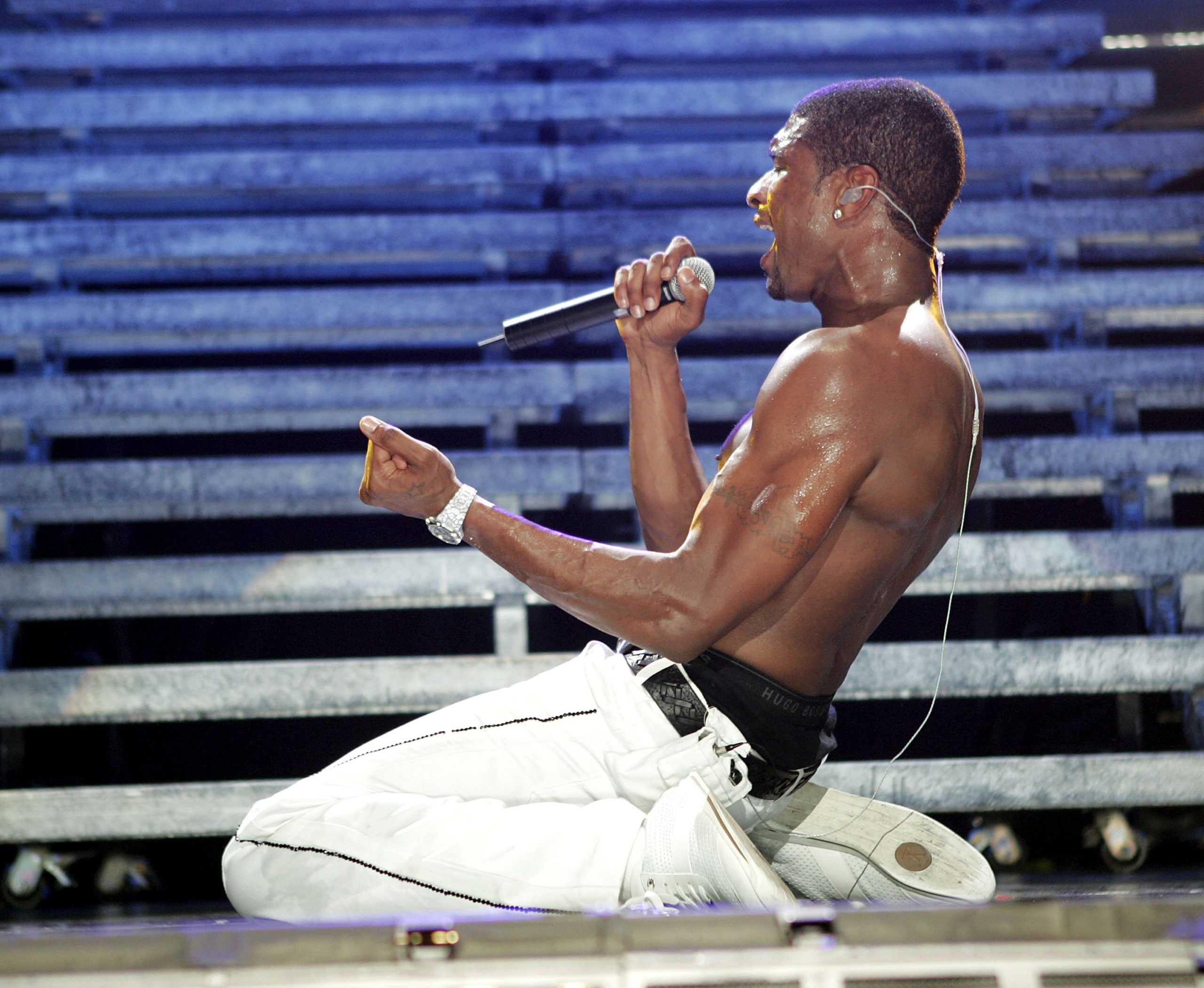 10 Sexy Photos Of Usher Through The Years
