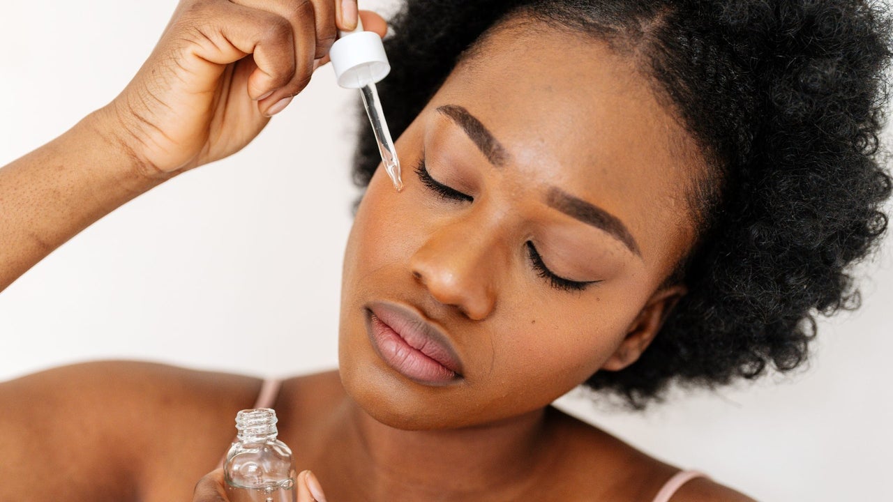 Why Now Is The Perfect Time To Start Using Hyaluronic Acid – Essence