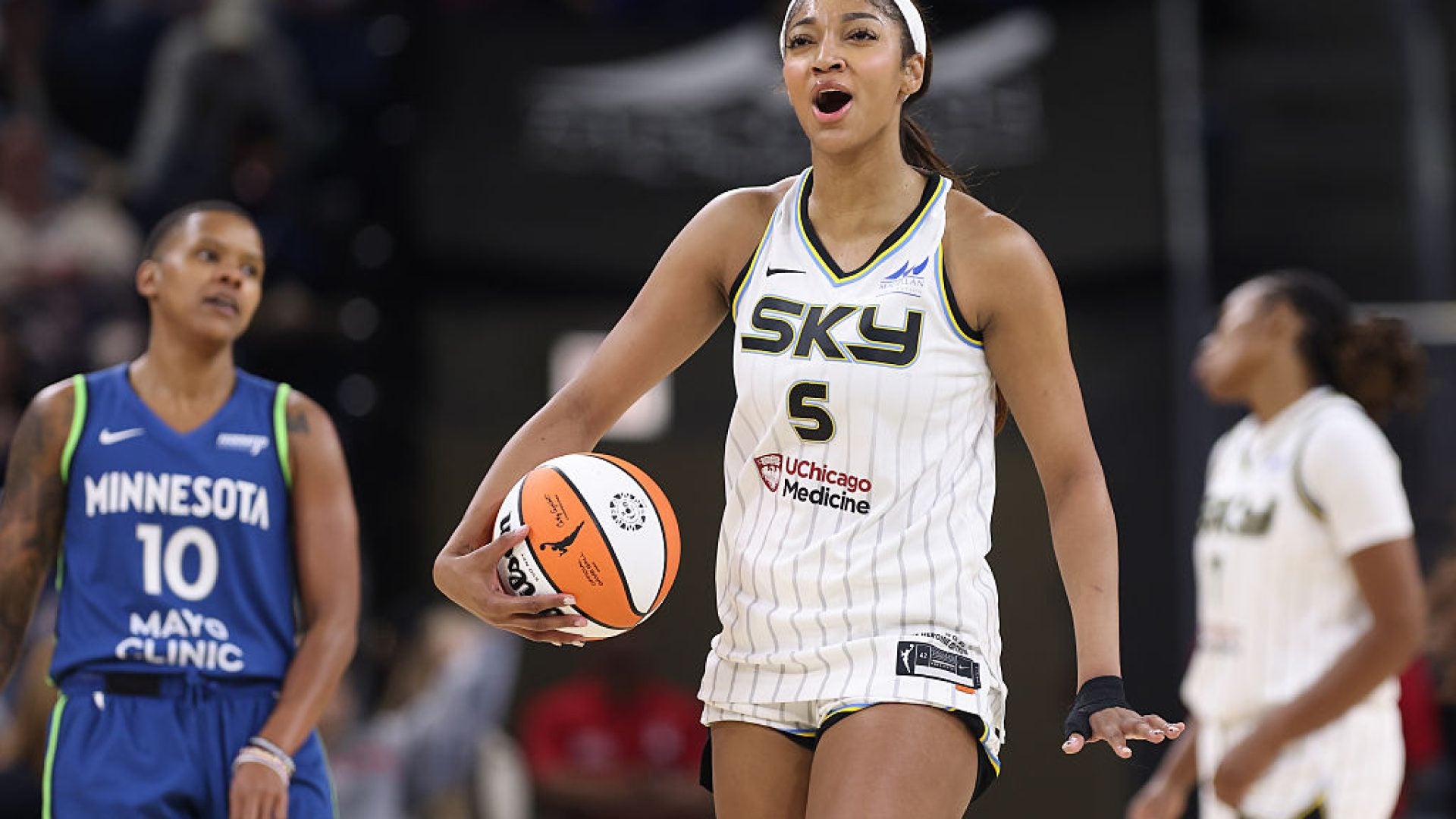 COVERGIRL Is Now The Official Beauty Partner Of The Chicago Sky—And It’s A Slam Dunk