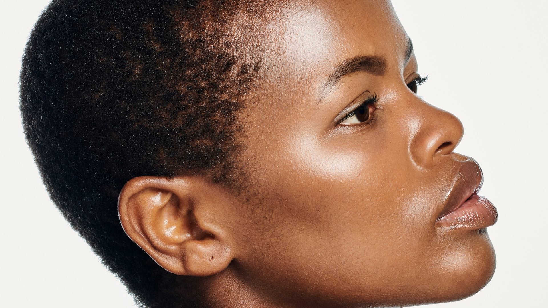 The Truth About Barrier Repair For Melanin-Rich Skin, According To An Expert Esthetician