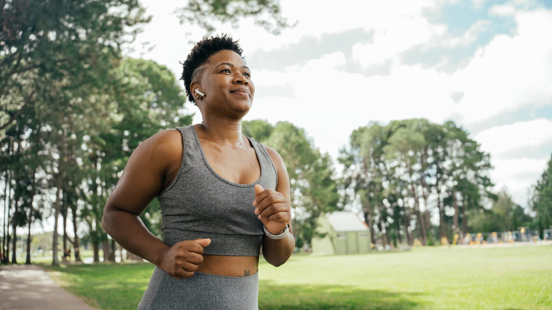 7 Easy Summer Travel Workouts You Can Do Anywhere