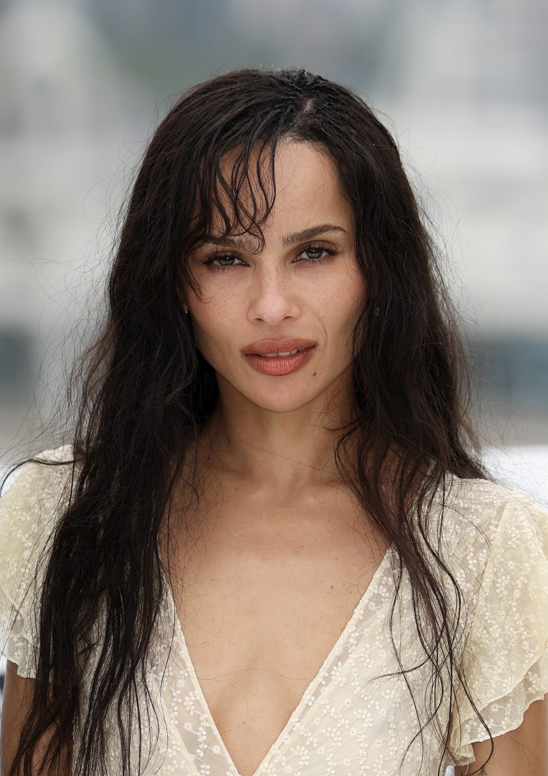 Zoë Kravitz’s “Caught Stealing” Press Run Beauty Looks Are Goals