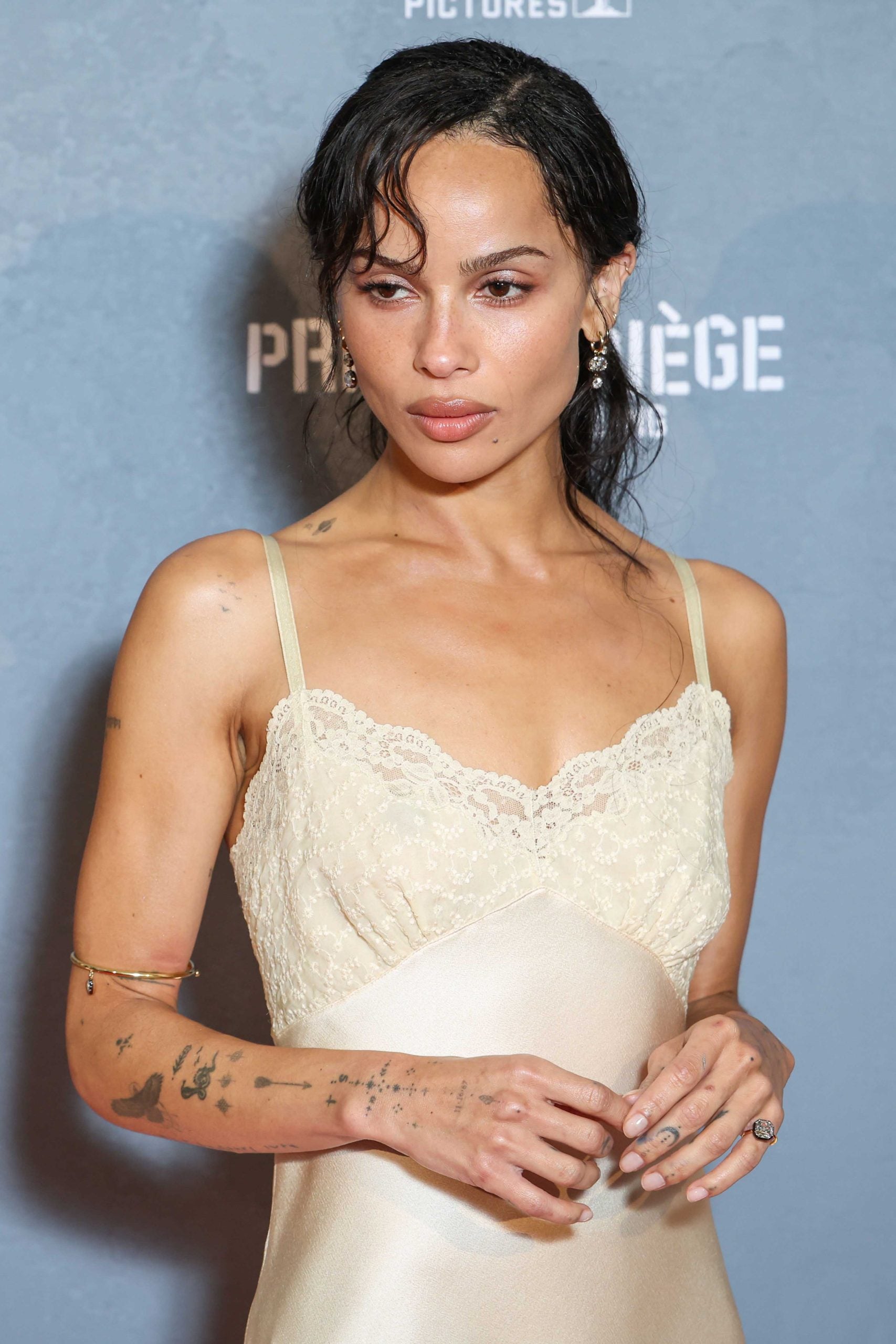 Zoë Kravitz’s “Caught Stealing” Press Run Beauty Looks Are Goals