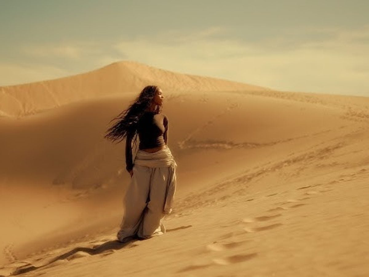 Best New Music This Week: Ella Mai Closes Out Summer With “Tell Her,” DESTIN CONRAD Drops The Jazz-Inspired ‘wHIMSY,’ Monaleo And More