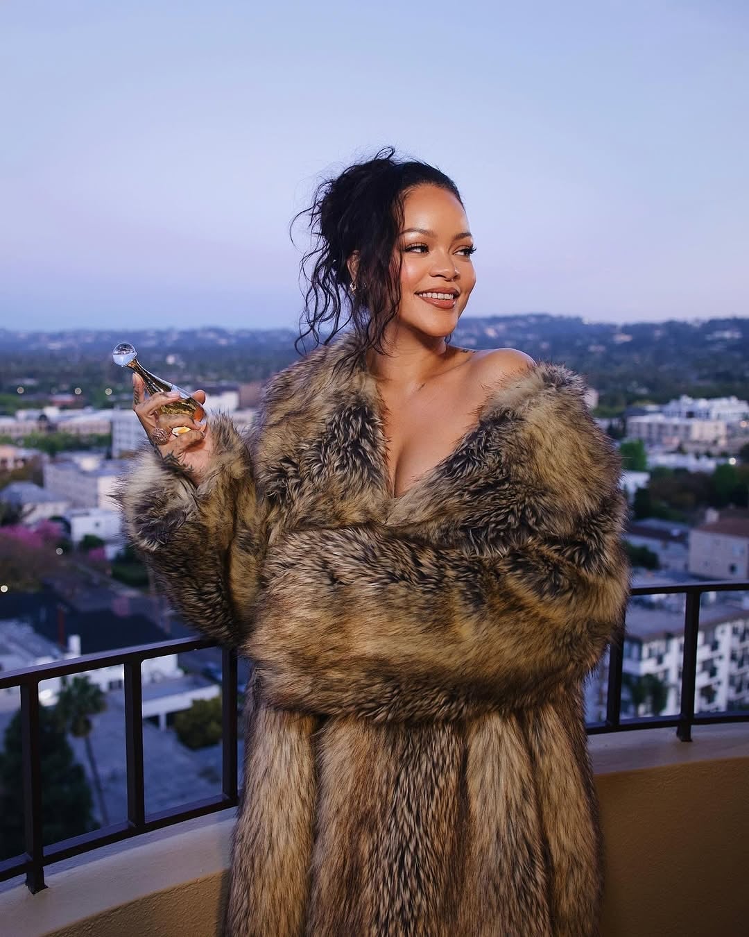 ICYMI: Doja Cat Eats Her VMAs Lipstick, And More