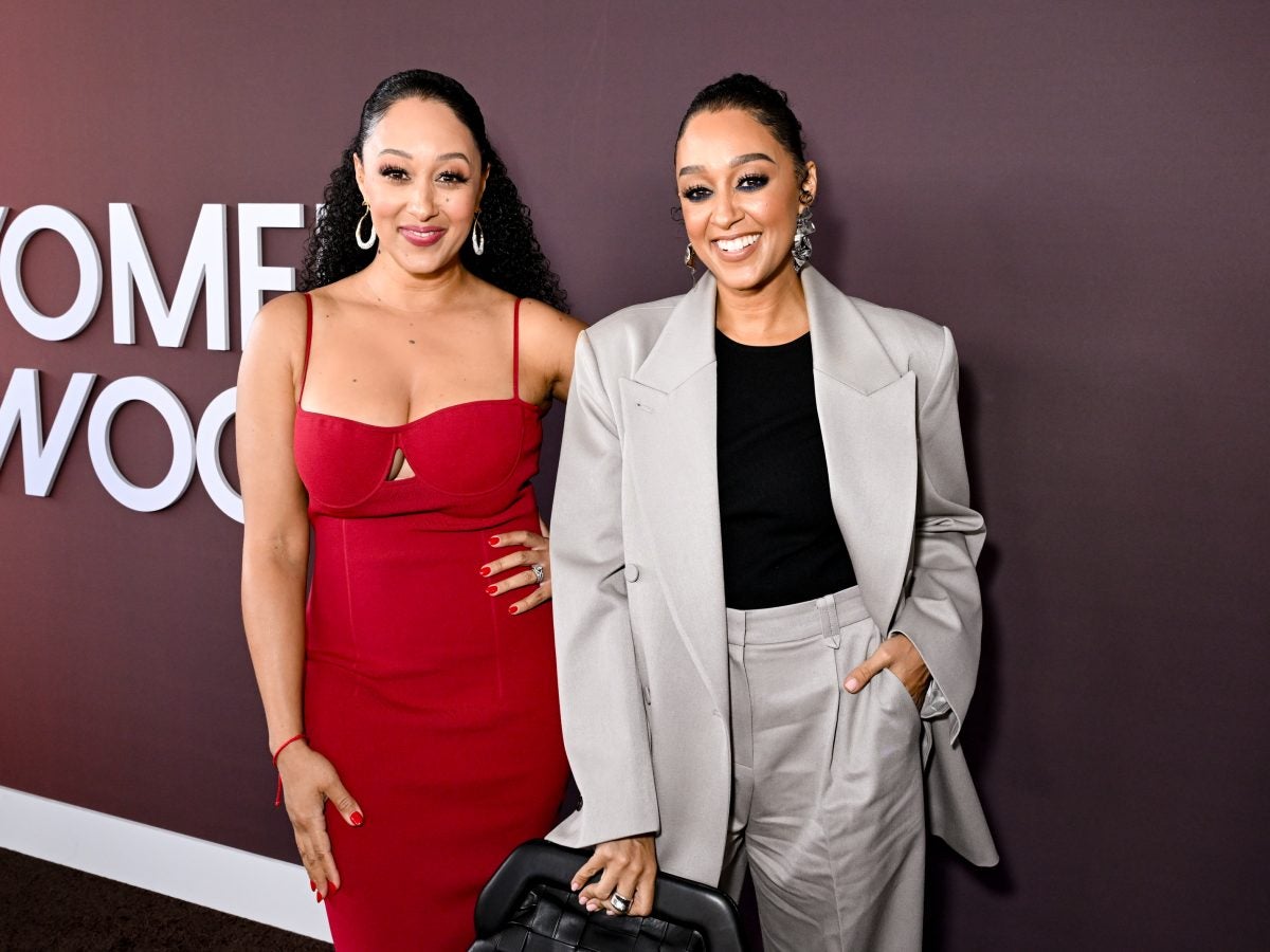 35 Photos Of Tia And Tamera Mowry's Sweet Sisterly Bond Over The Years 