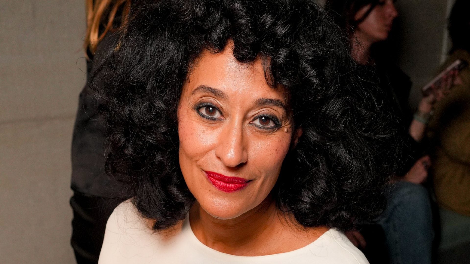 An Expert Guide To Styling Your Curly Bob Haircut