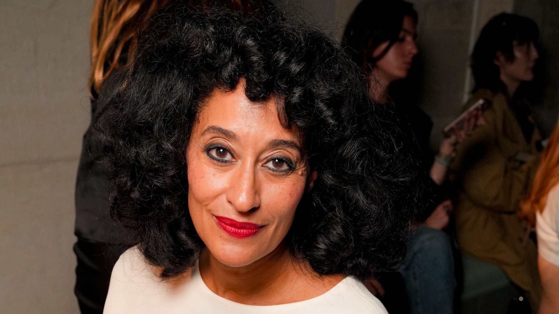 An Expert Guide To Styling Your Curly Bob Haircut