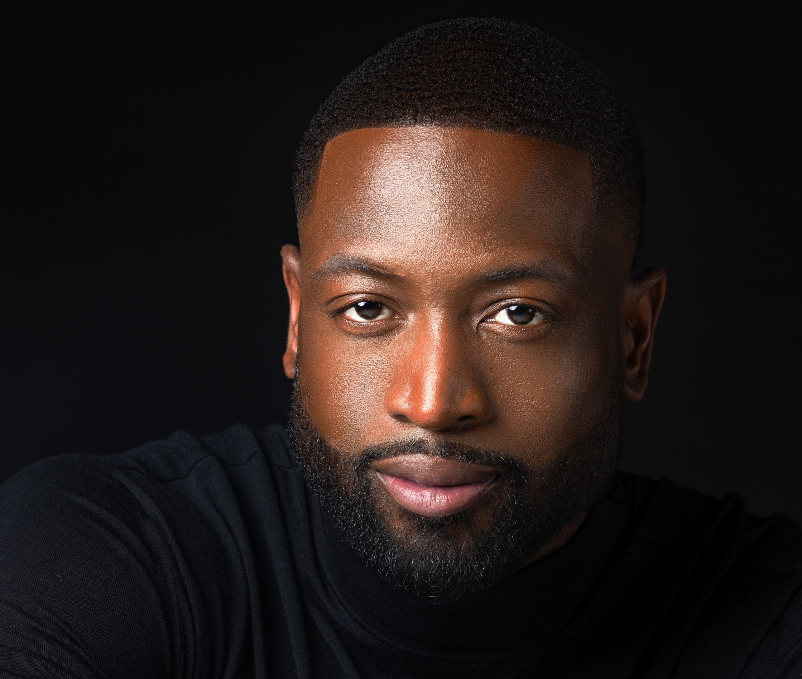 Exclusive: Dwyane Wade Takes Holiday Decorating Into His Own Hands—And His Pinterest Board Proves It