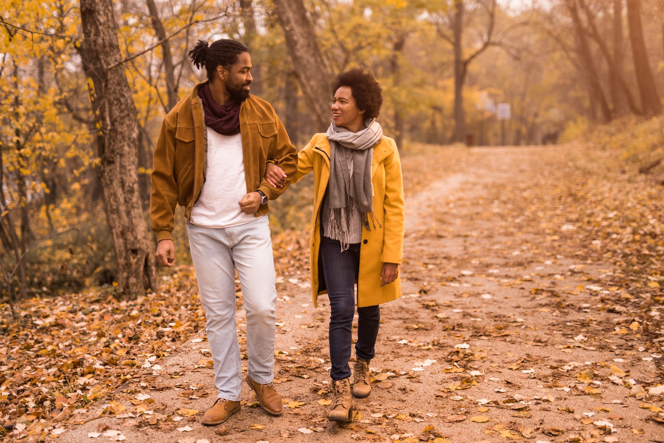 Living Your Best (Love) Life: 4 Budget-Friendly Fall Date Ideas To Test Your Chemistry