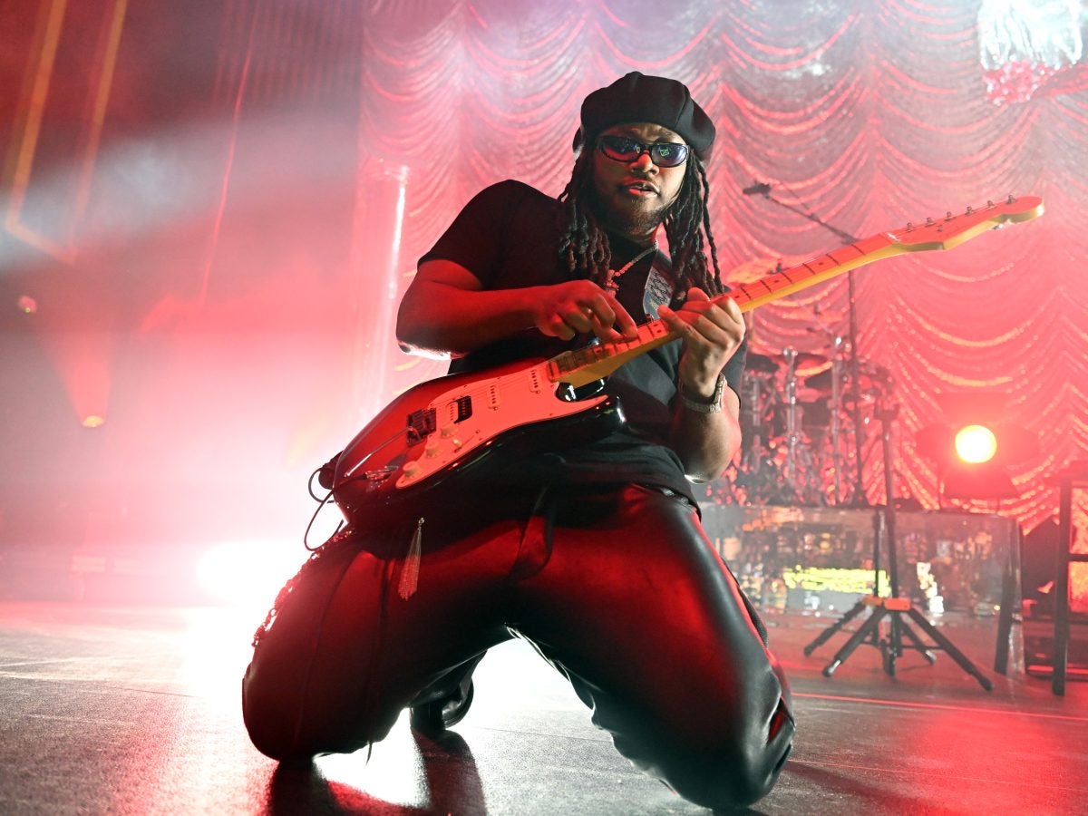 Star Gazing: CFDA Awards, The Baby2Baby Gala, Rock & Roll Hall Of Fame Ceremony, Serena Williams, Rihanna And More