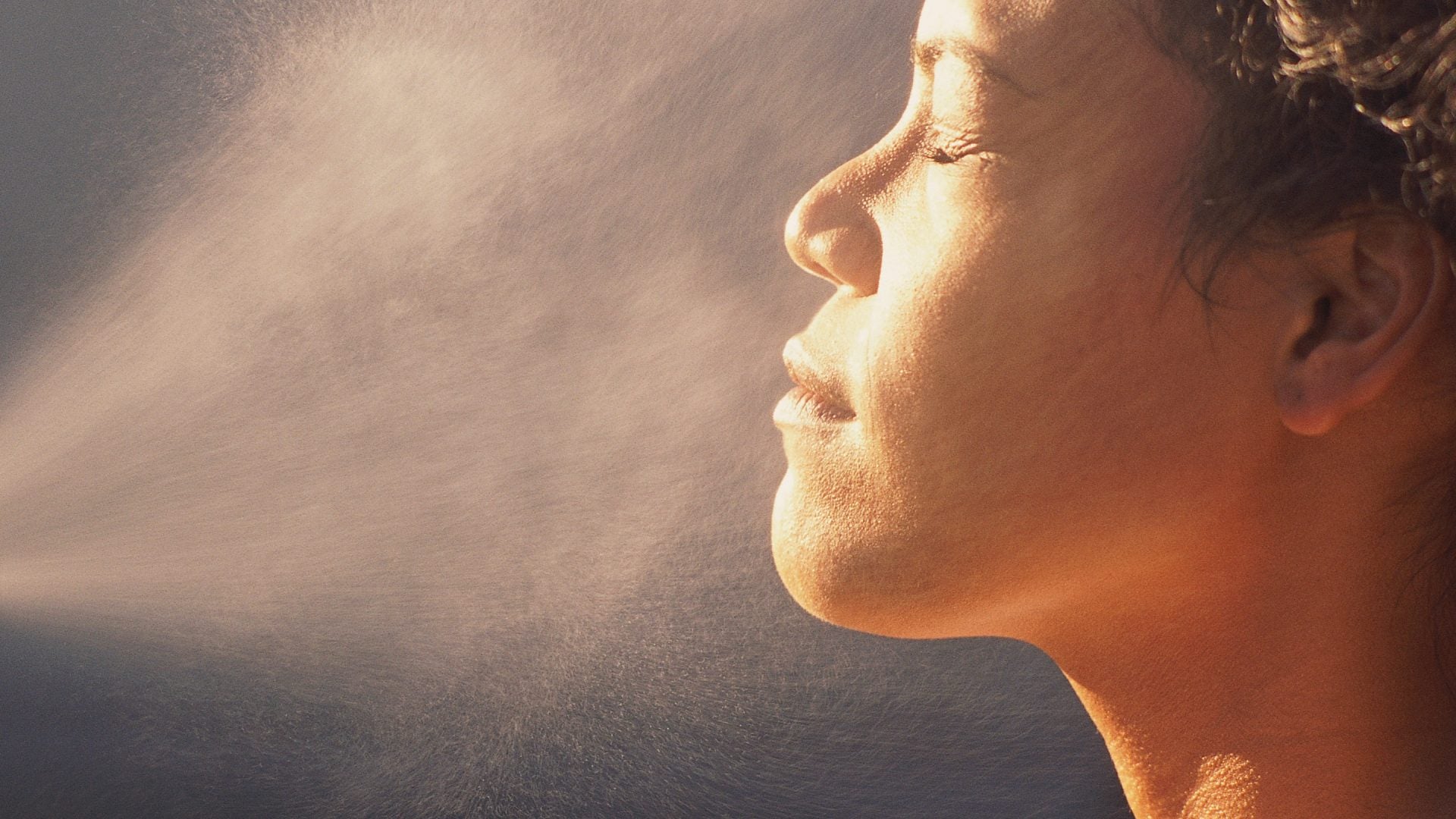 Dry Skin? These 5 Face Mists Guarantee Instant Hydration