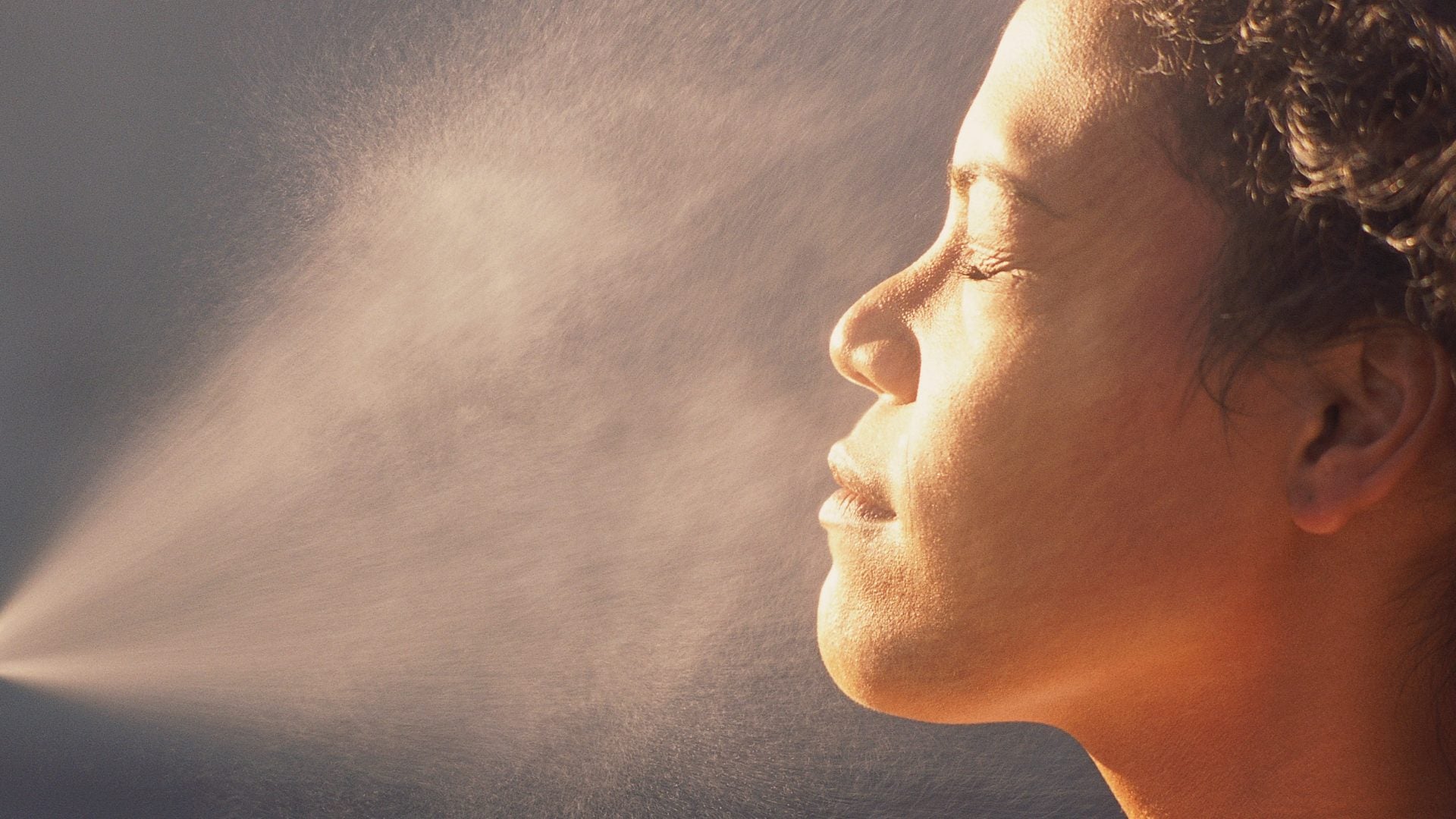 Dry Skin? These 5 Face Mists Guarantee Instant Hydration