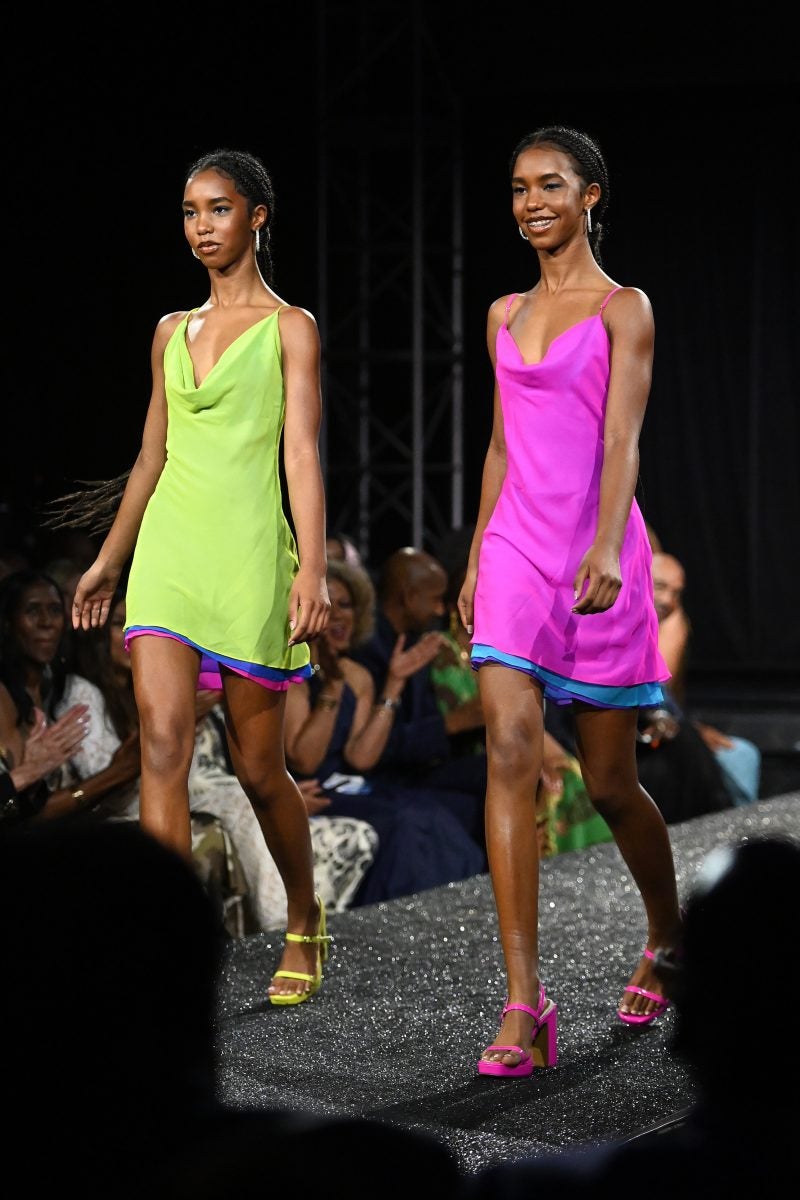 17 Photos Of Jessie And D’Lila Combs’ Best Twinning Moments