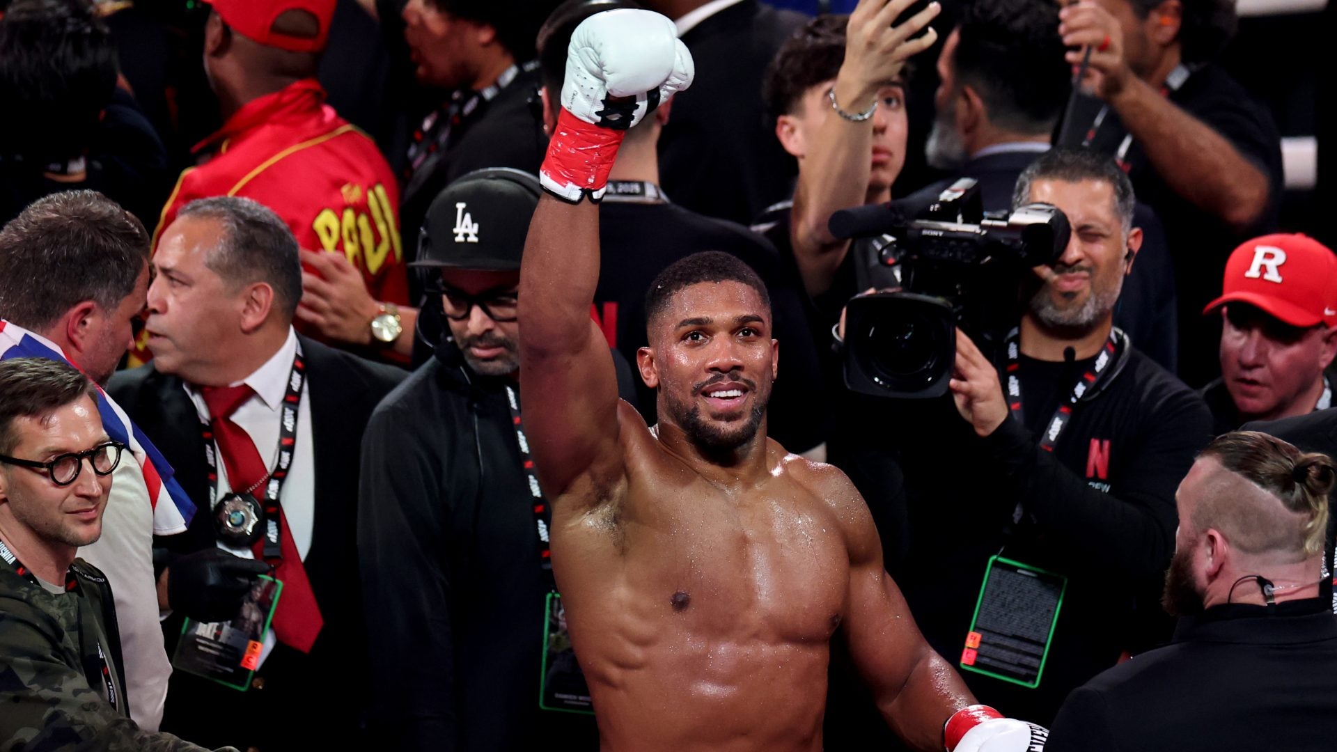 27 Fine Photos Of Boxer Anthony Joshua Proving He's A Total Knockout
