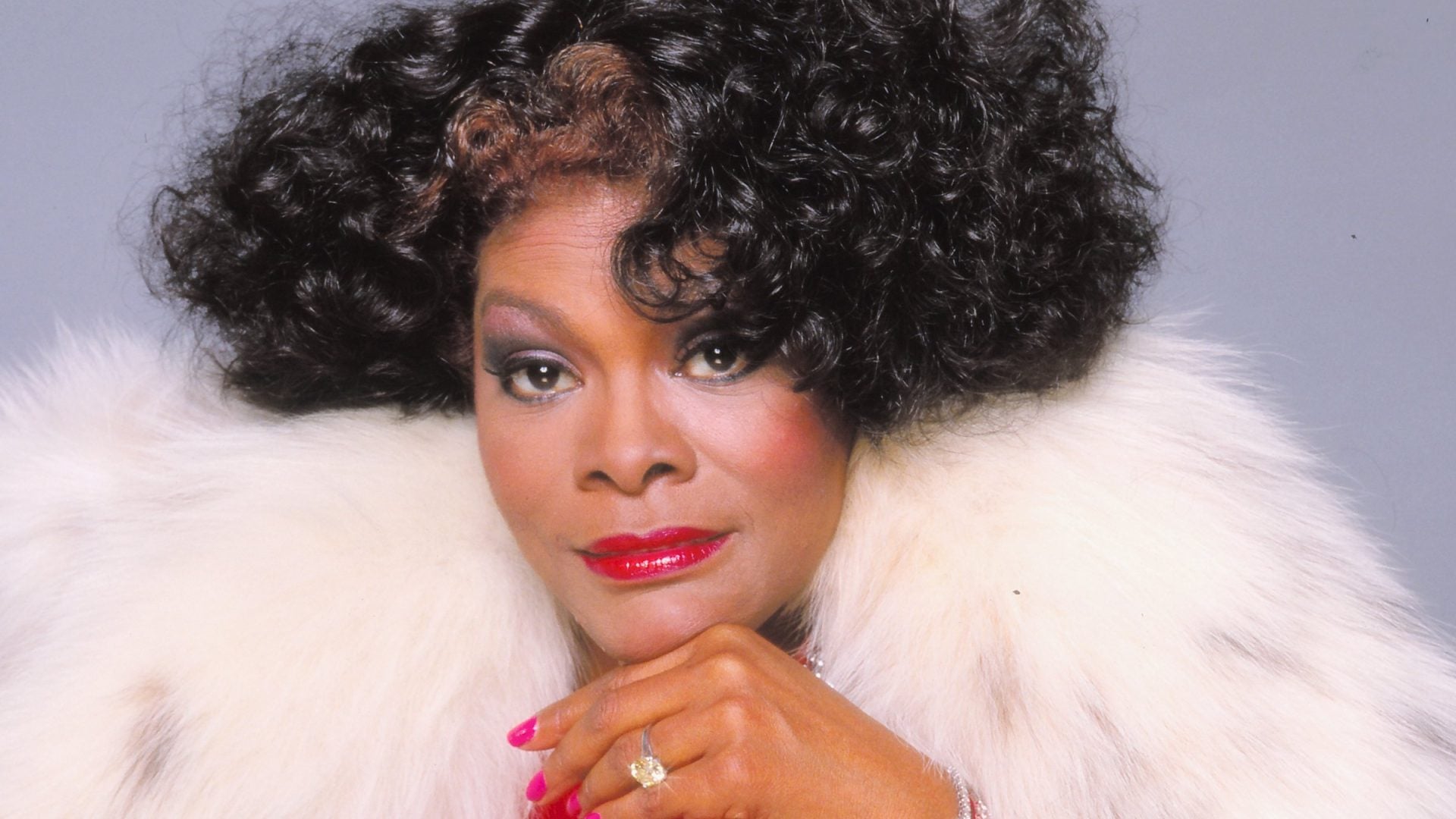 Dionne Warwick's Bouffant Beauty Moments