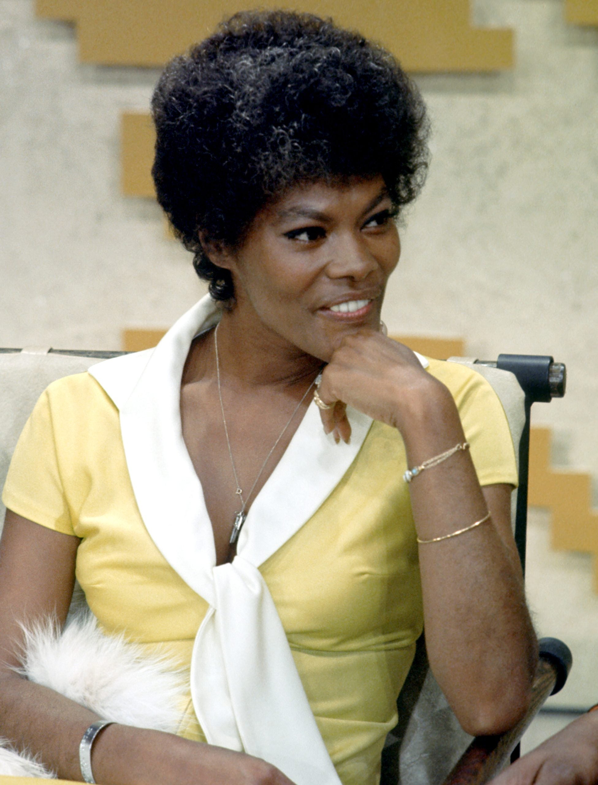 Dionne Warwick’s Iconic Beauty Moments