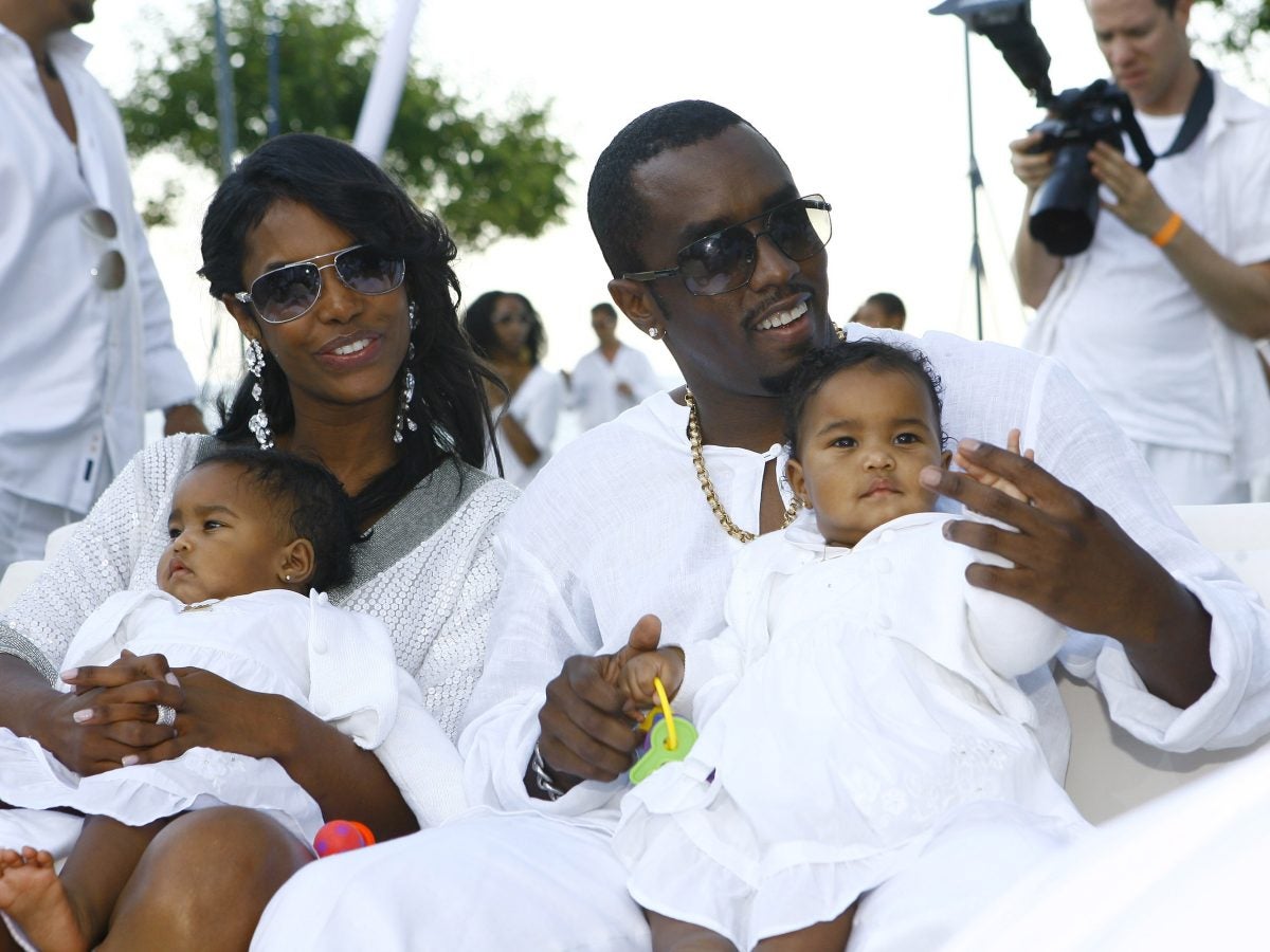 17 Photos Of Jessie And D’Lila Combs’ Best Twinning Moments