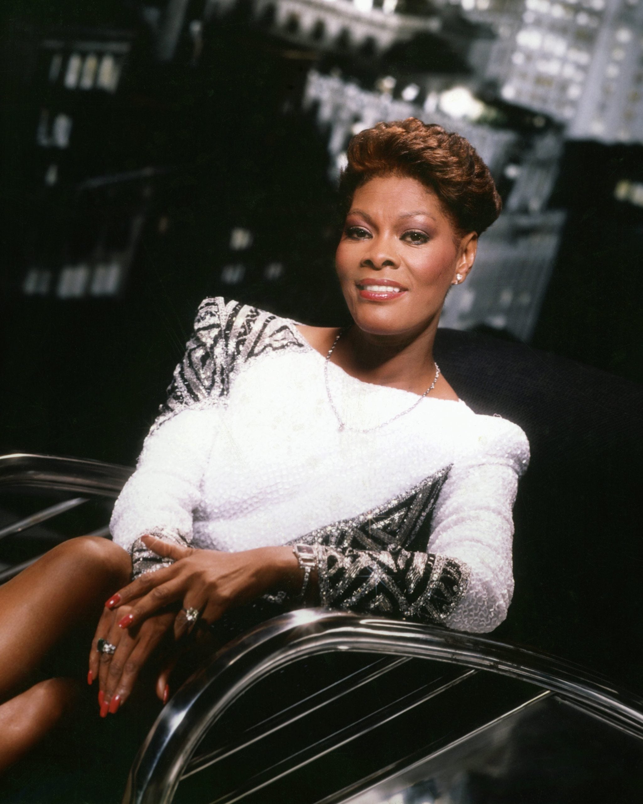 Dionne Warwick’s Iconic Beauty Moments