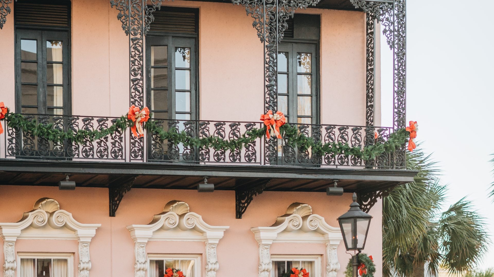 7 Reasons You Should Visit Charleston This Holiday Season