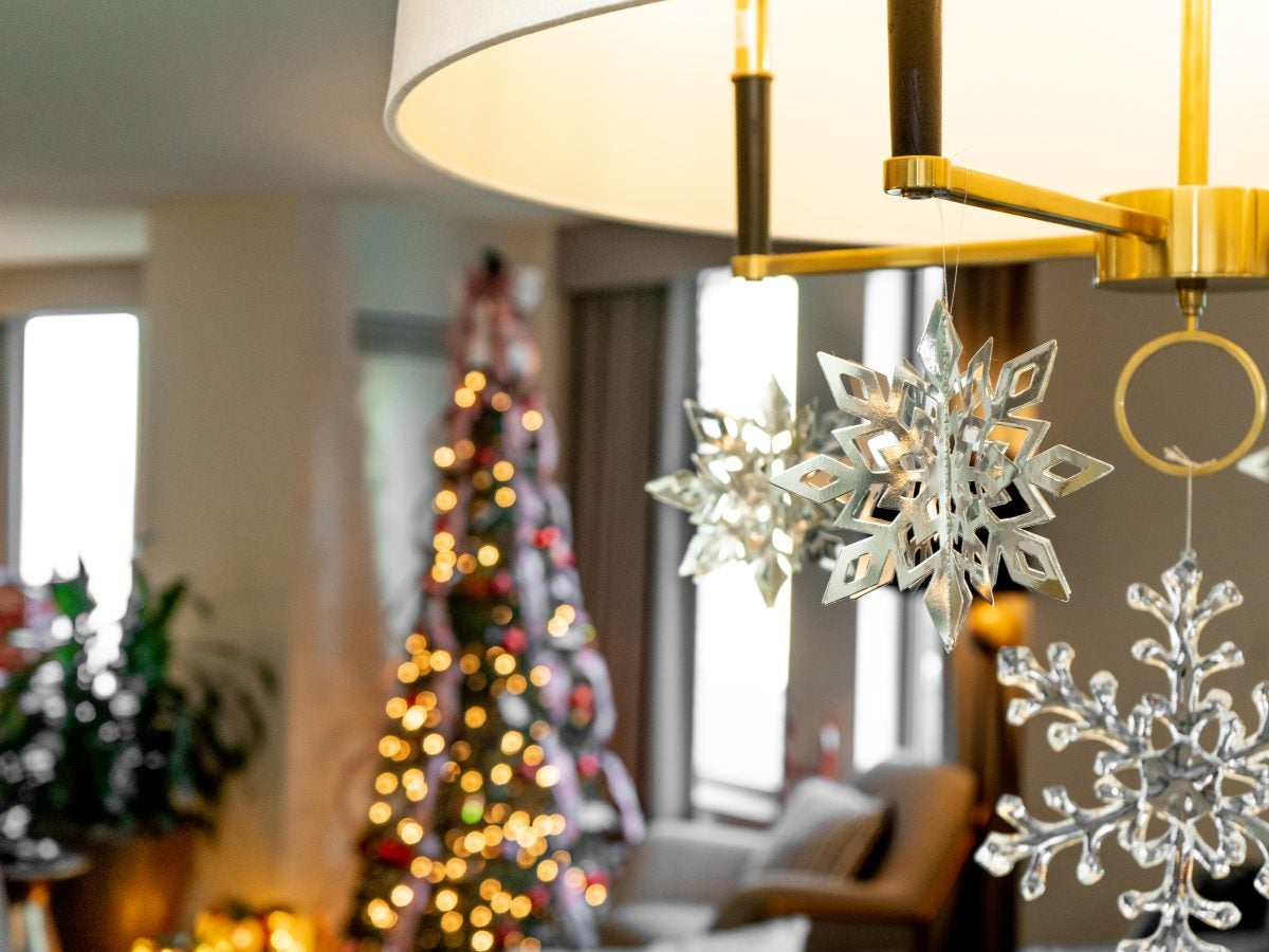 A Chicago Hotel Is Bringing Holiday Cheer — And Luxury —To Families With Its Epic Elf Suite
