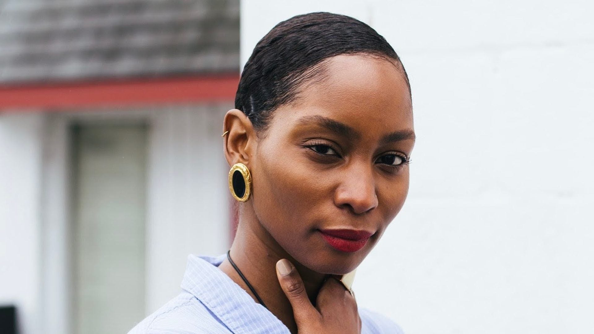 How I Keep My SIgnature Holiday Bun Flyaway And Damage-Free