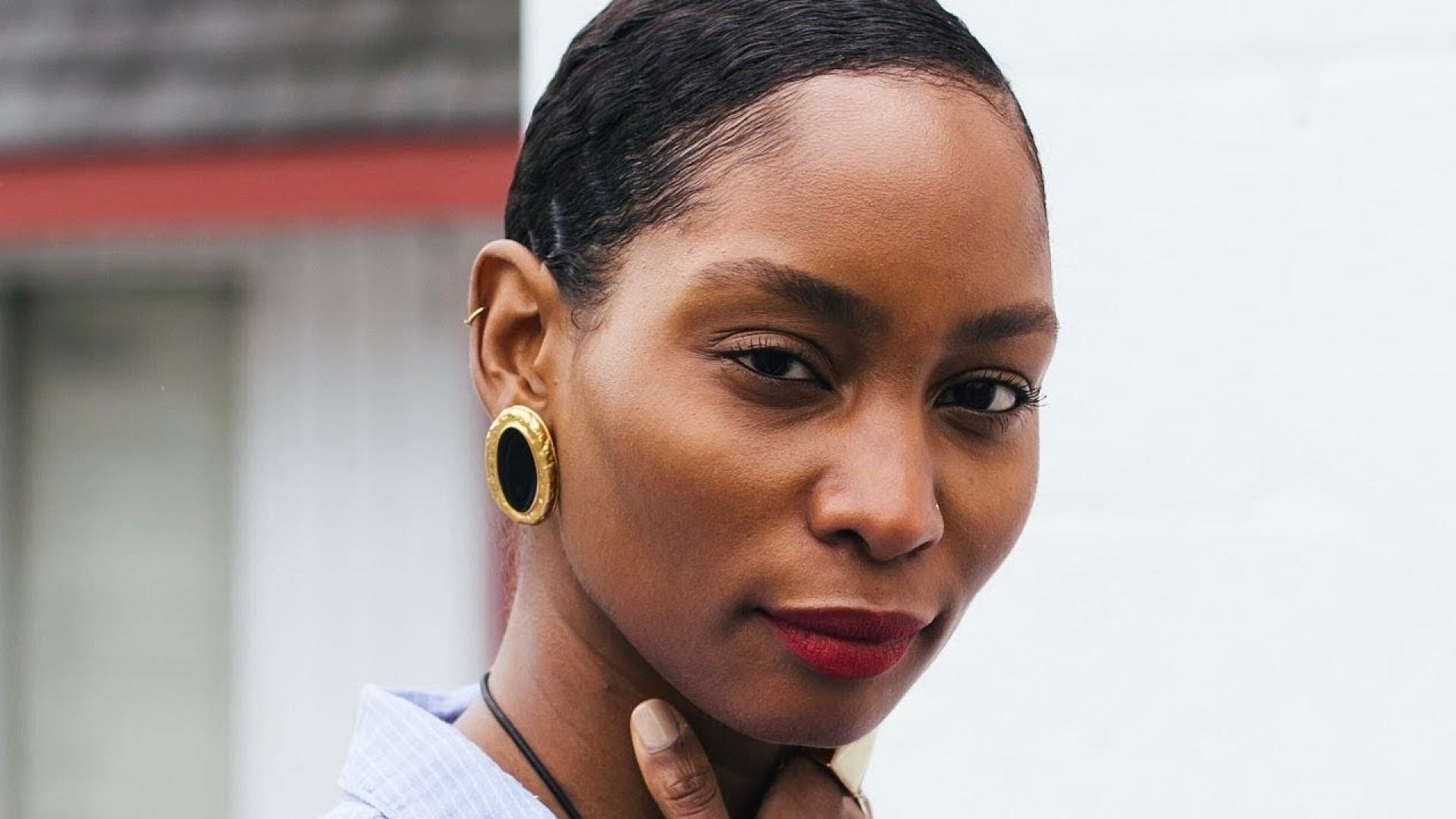 How I Keep My SIgnature Holiday Bun Flyaway And Damage-Free