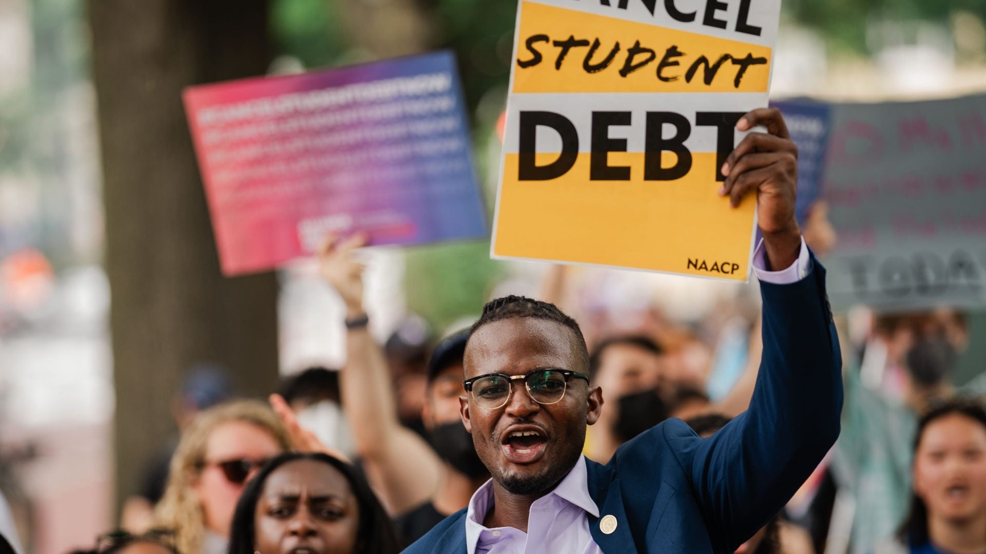 Trump Administration Decision Brings Back Involuntary Wage Garnishments For Defaulted Student Loan Borrowers