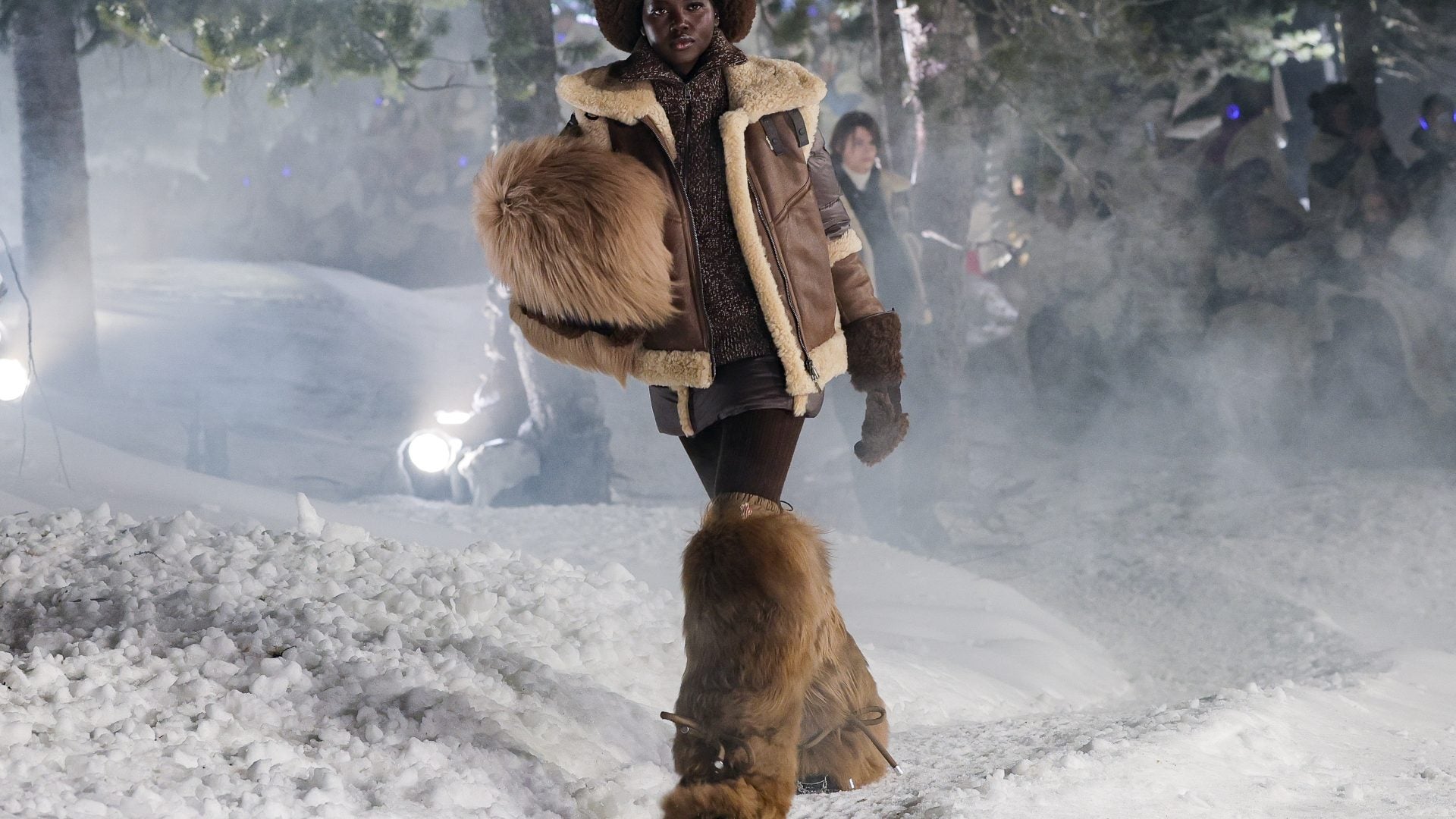 What To Pack For A Chic Weekend At A Snowy Chalet