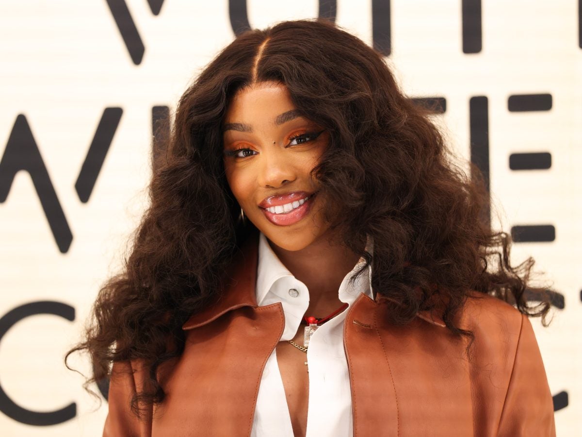 Star Gazing: Paris Fashion Week, Sundance Film Festival, SZA, Usher, And More

