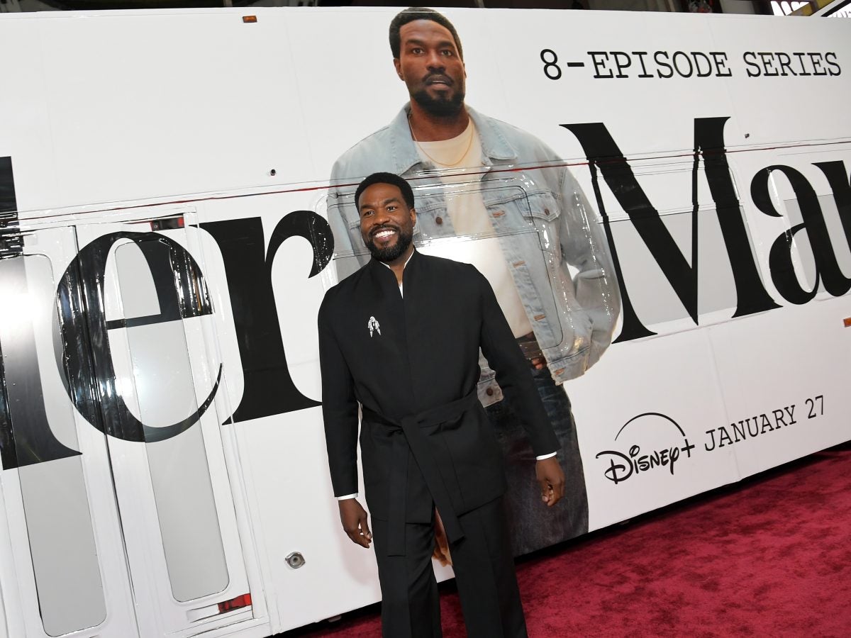 Star Gazing: Paris Fashion Week, Sundance Film Festival, SZA, Usher, And More
