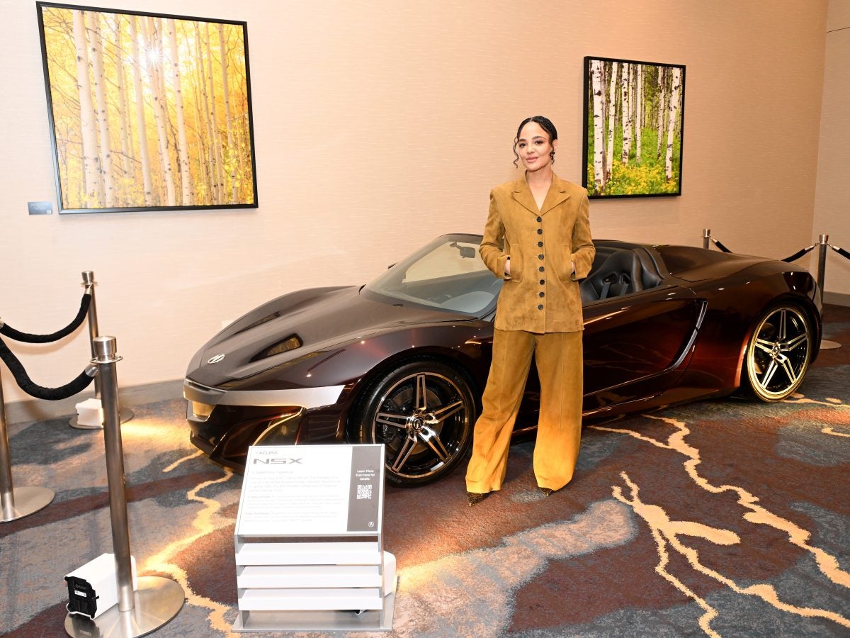 Star Gazing: Paris Fashion Week, Sundance Film Festival, SZA, Usher, And More
