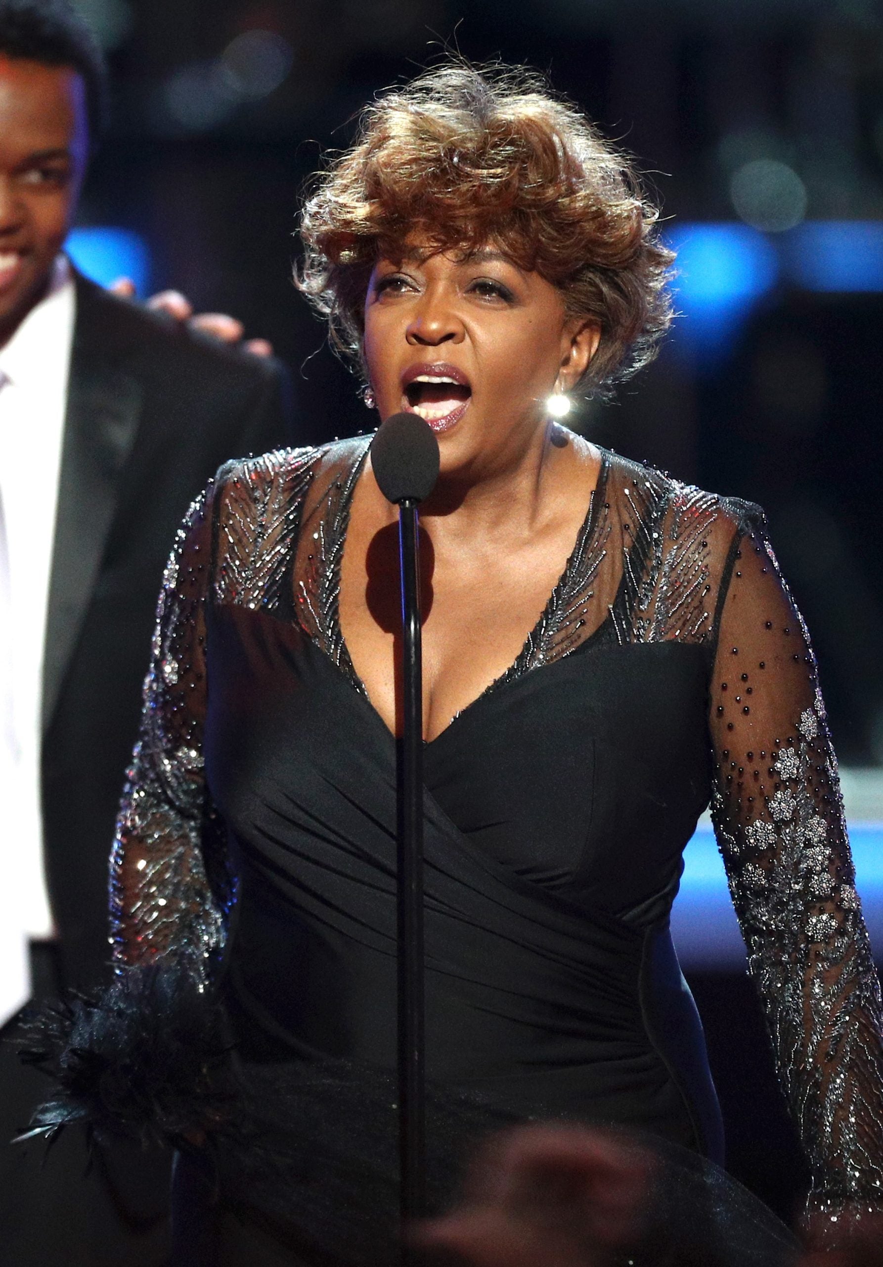 A Look Back At Anita Baker’s Iconic Pixie Cuts