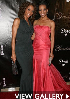 holly_robinson_peete_shaun_robinson_web.jpg