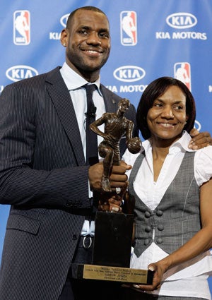 lebron-james-mom-425.jpg