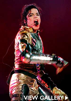 michael-jackson-in-futuristic-gold-outfit.jpg