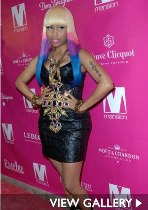 nicki-minaj-nye-300-sash-1.jpg