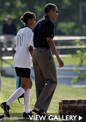 obama-malia-soccer-game-425.jpg