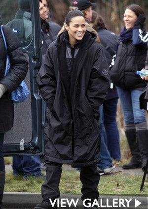paula_patton_on_set_425.jpg